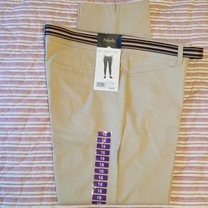 Low rise pants with belt